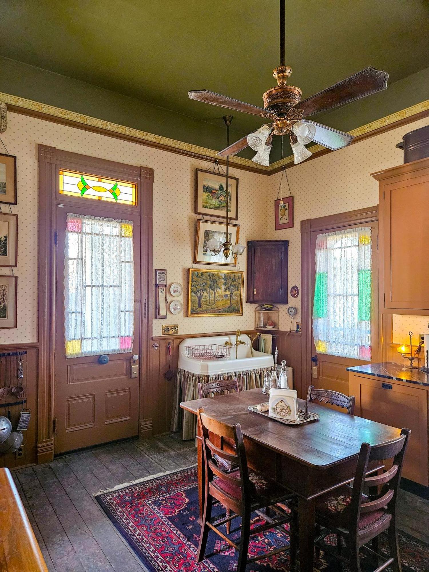 The Jd Hyde Historic Inn Вісалія Екстер'єр фото